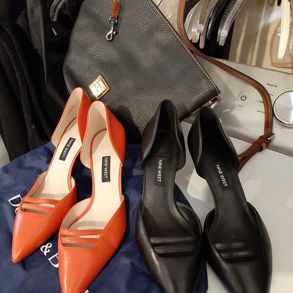 2prs N West pumps $ 55 - Picture 3 of 5